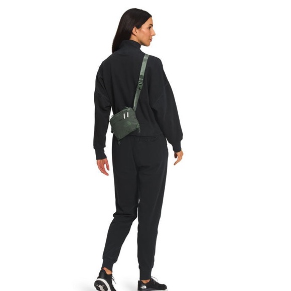 NWT THE NORTH FACE NEVER STOP LUMBAR BAG CROSSBODY WAIST FANNIE PACK GRAY - Picture 3 of 8